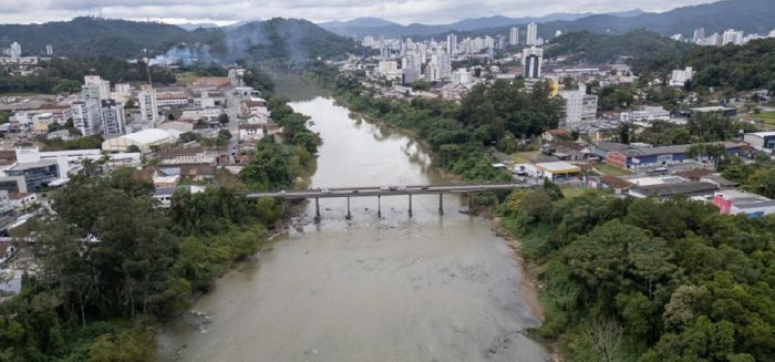 Samae conclui primeira etapa de manutenção na Ponte Irineu Bornhausen