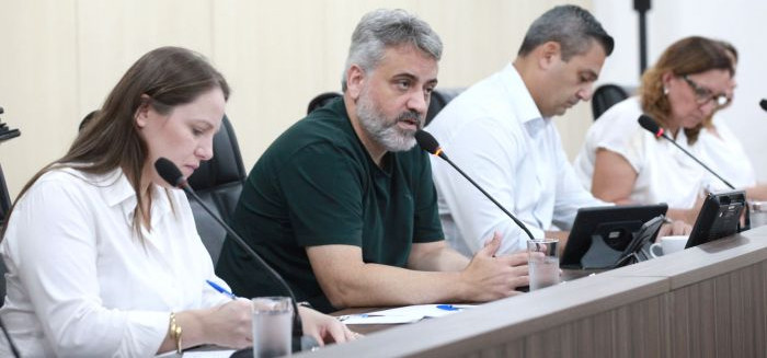 Comissão cobra plano de ação para manutenção nas escolas de Blumenau