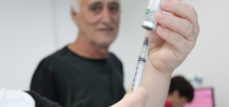 Blumenau promove mutirão de vacinação contra a gripe sábado