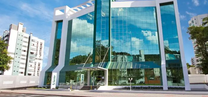 Senior abre vagas de estágio com benefícios que superam R$ 2 mil