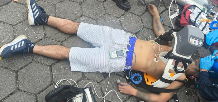 Homem é baleado na cabeça em Gaspar e trazido ao Santa Isabel