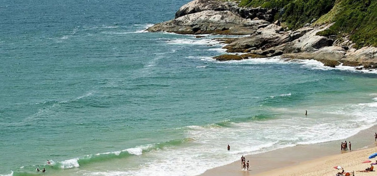 Praia do Pinho: MPSC quer retomada de prisões por nudismo