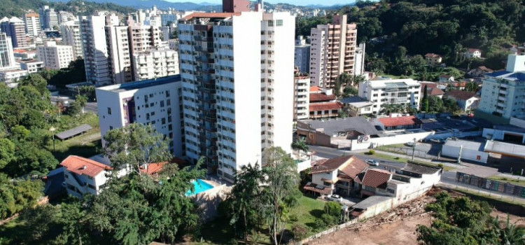 Avançam as obras de prolongamento da Rua Chile, no bairro Ponta Aguda