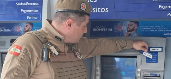 Casal suspeito de golpe do falso atendimento é preso