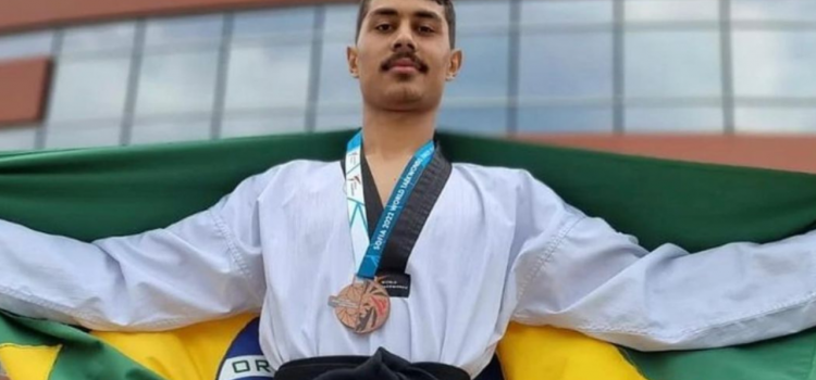 Bryan Erkmann é bronze no Mundial Juvenil de Taekwondo