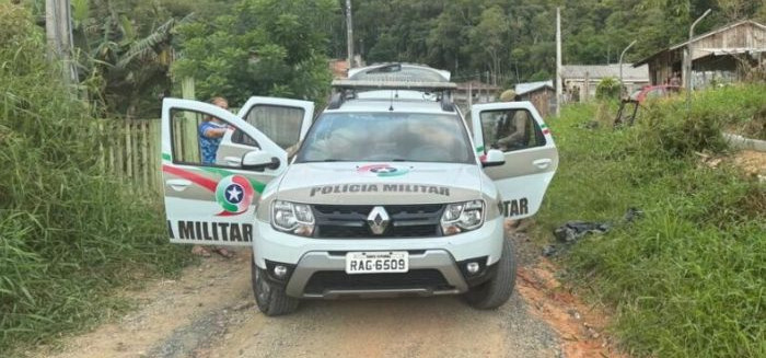 Sujeito é preso durante cumprimento de mandado judicial