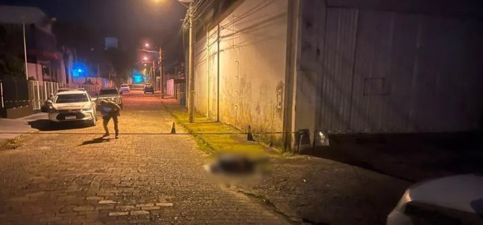 Jovem é encontrado morto a tiros no Vorstadt