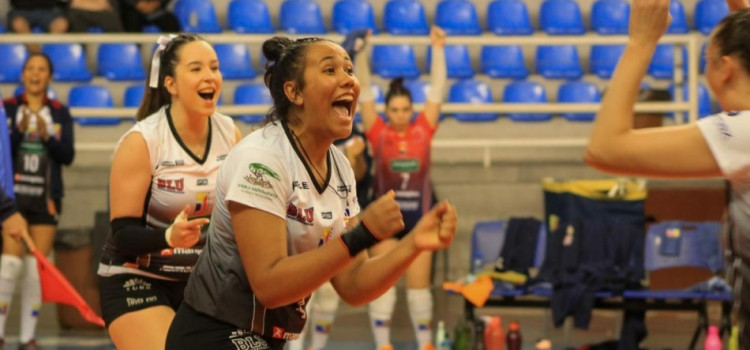 Bluvolei começa Estadual com duas vitórias