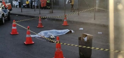 Cadáver é encontrado em ponto de ônibus na Água Verde