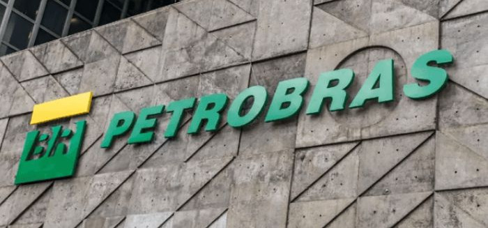 Petrobras reduz preço do diesel e rebate fim de subsídio federal