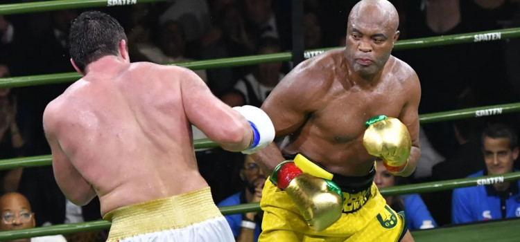 Luta entre Anderson Silva e Sonnen termina empatada