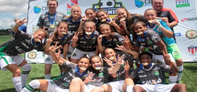 Catarinenses conquistam título nacional de futebol feminino 