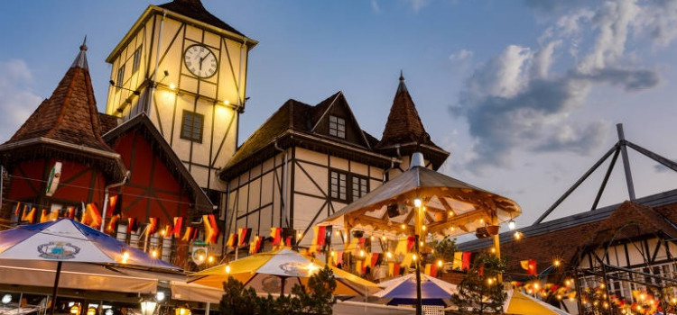 Oktober é reconhecida no Prêmio Líderes do Brasil