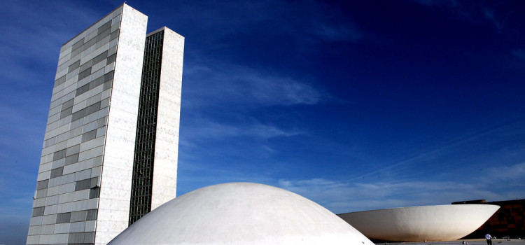 Em quem votar para o Senado?