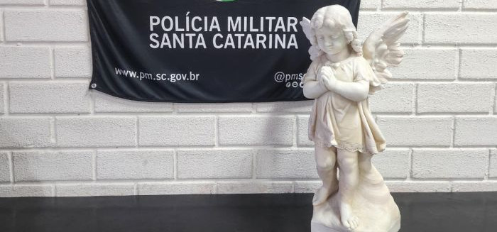 PM recupera estátua histórica furtada poucas horas após o crime