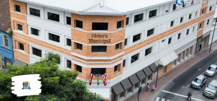 Concurso da Câmara oferece salários de até R$ 9 mil
