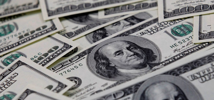 Dólar sobe com incertezas sobre PEC dos Precatórios