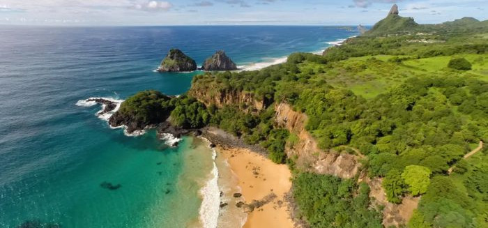 Praia brasileira é eleita a melhor do mundo mais de uma vez