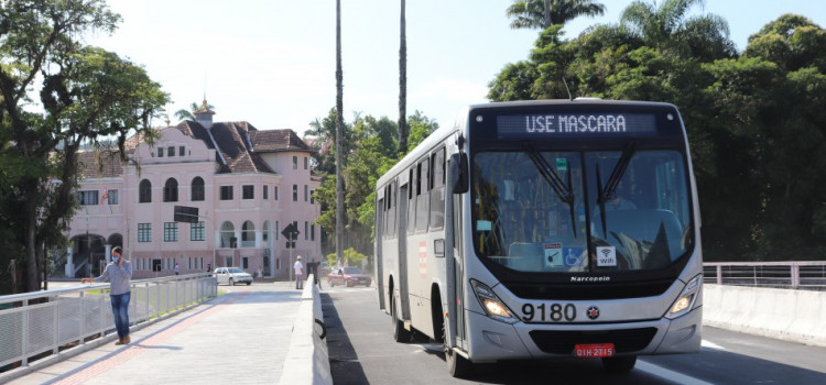 Ônibus têm ajustes nos horários a partir deste fim de semana