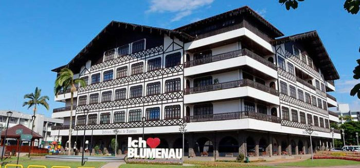 Prefeitura de Blumenau propõe reajuste de 4,11% a servidores municipais