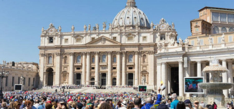 Como o Conclave movimenta Roma e o Vaticano?