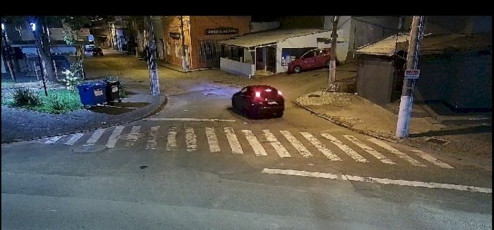 Dois homens são presos por furtar monumento no Centro
