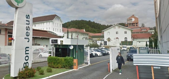 Escolas particulares dispensam guarda armada e focam em monitoramento