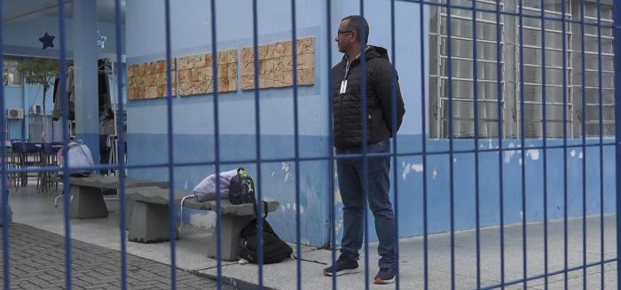Escolas: Câmara debate contratação emergencial de vigilantes