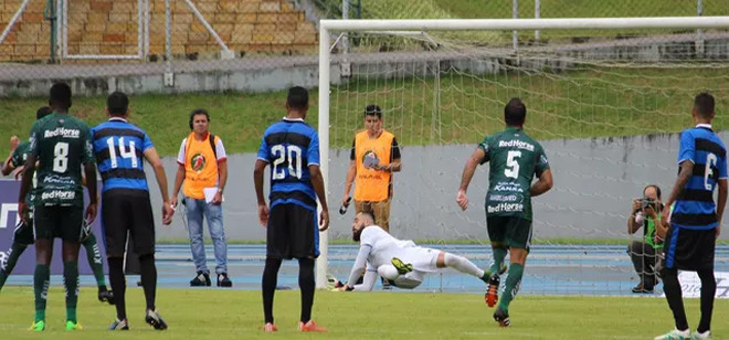 Metrô perde pênalti e empata sem gols com Tubarão na estreia pelo Catarinense