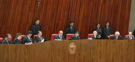 Plenário do TSE nega pedido de cassação da chapa Dilma e Temer por 4 votos a 3