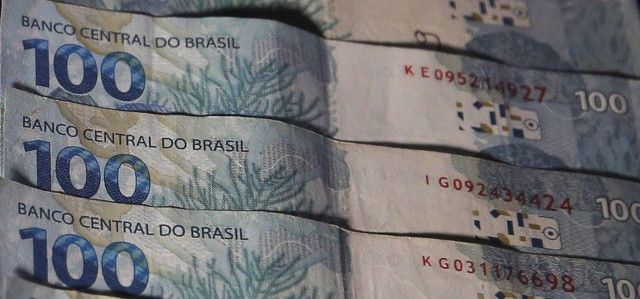 Pesquisa revela que 30% das brasileiras estão inadimplentes