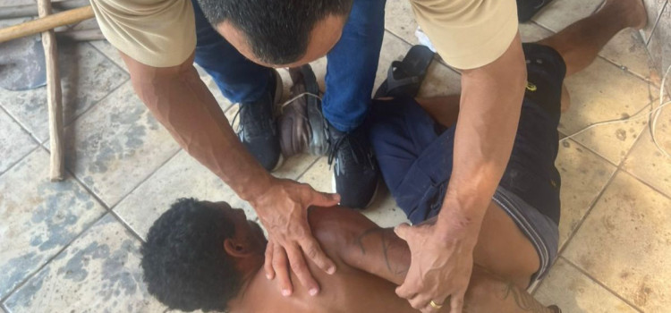 Homem que ameaçou decapitar ex-companheira é preso na Velha