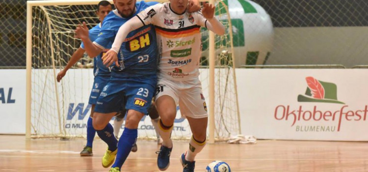 Blumenau enfrenta Joinville pela Liga Futsal nesta quinta-feira