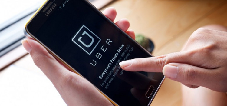Aplicativos como Uber e iFood são fonte de renda de quase 4 milhões de autônomos