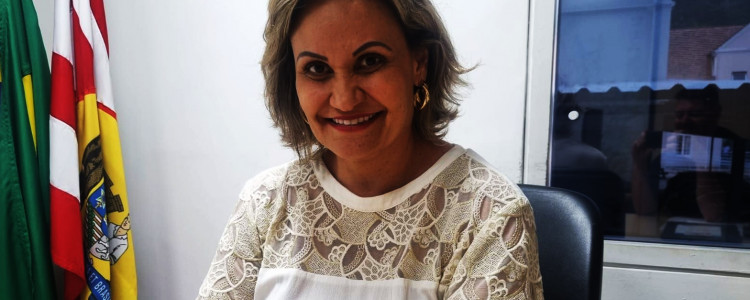 Conheça a vereadora Cristiane Loureiro