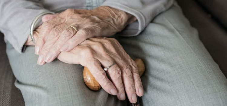 Vagabundo sequestra ex-vizinha de 63 anos