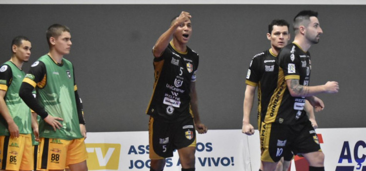 Blumenau Futsal vence mais uma pela Liga Nacional