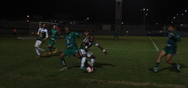 BEC vence Metropolitano em clássico de virada