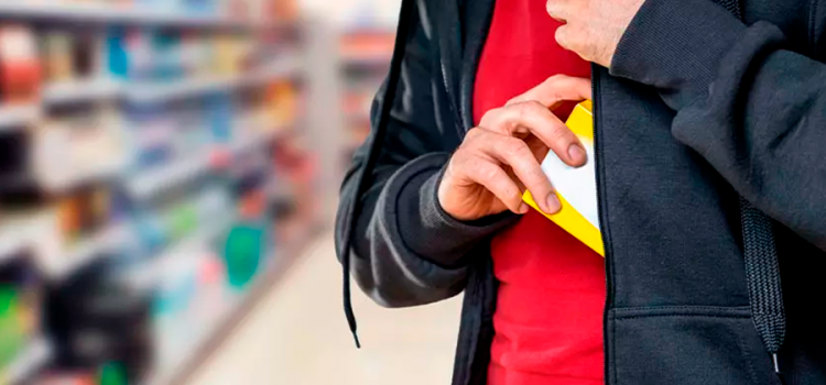 Ladras são detidas furtando itens em shopping