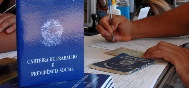 Desemprego cai para 6,2% em maio