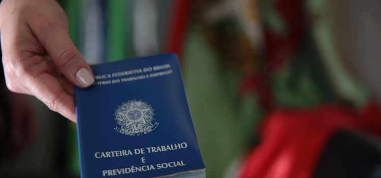 SC tem o mercado de trabalho mais aquecido do país