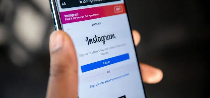 Contas sobre política no Instagram perdem 65% de visualizações