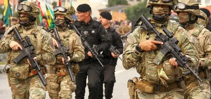 Dois vagabundos são presos roubando no Salto do Norte