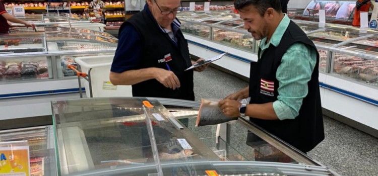 Procon realiza ação fiscalizatória em supermercados