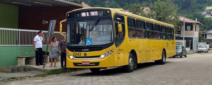 Burocracia na linha Blumenau/Bela Vista deixa comunidade na mão