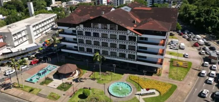 Blumenau e Joinville lideram contratações em SC no mês de janeiro