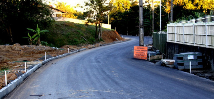 Obras na Rua Arnold Hemmer atingem 60% das execuções