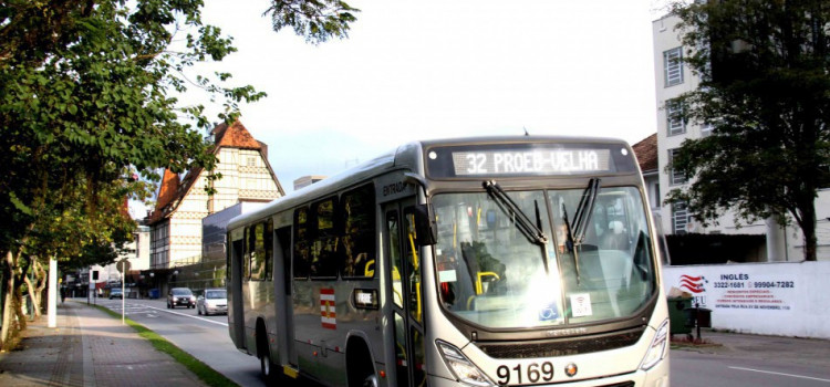 Transporte coletivo volta a operar com suas tabelas normais de horários