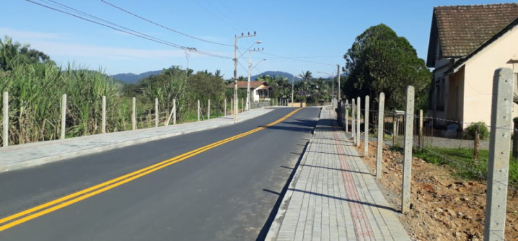 Pavimentação da Rua Rio Bonito perto de ser concluída