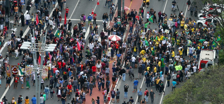 Manifestantes realizam atos pró-Bolsonaro e pró-Haddad neste domingo